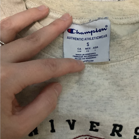 University of Chicago Sweatshirt - Picture 2 of 2